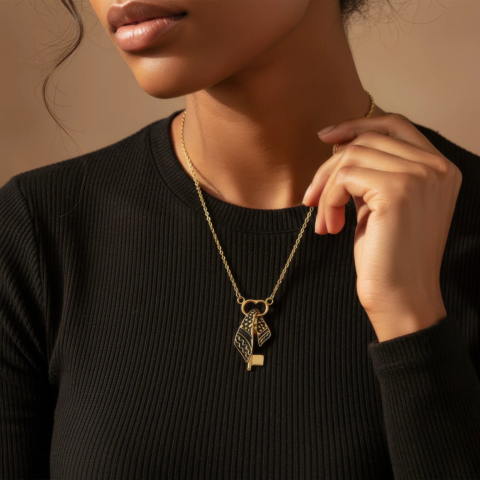 Qamar Heritage of Honor Necklace