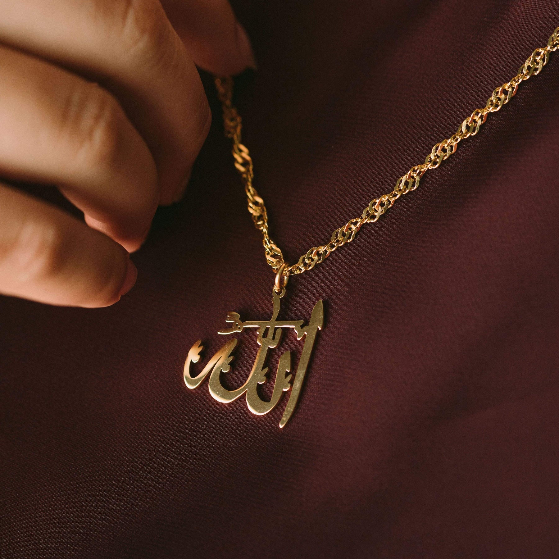 Qamar Rahmah Pendant Necklace
