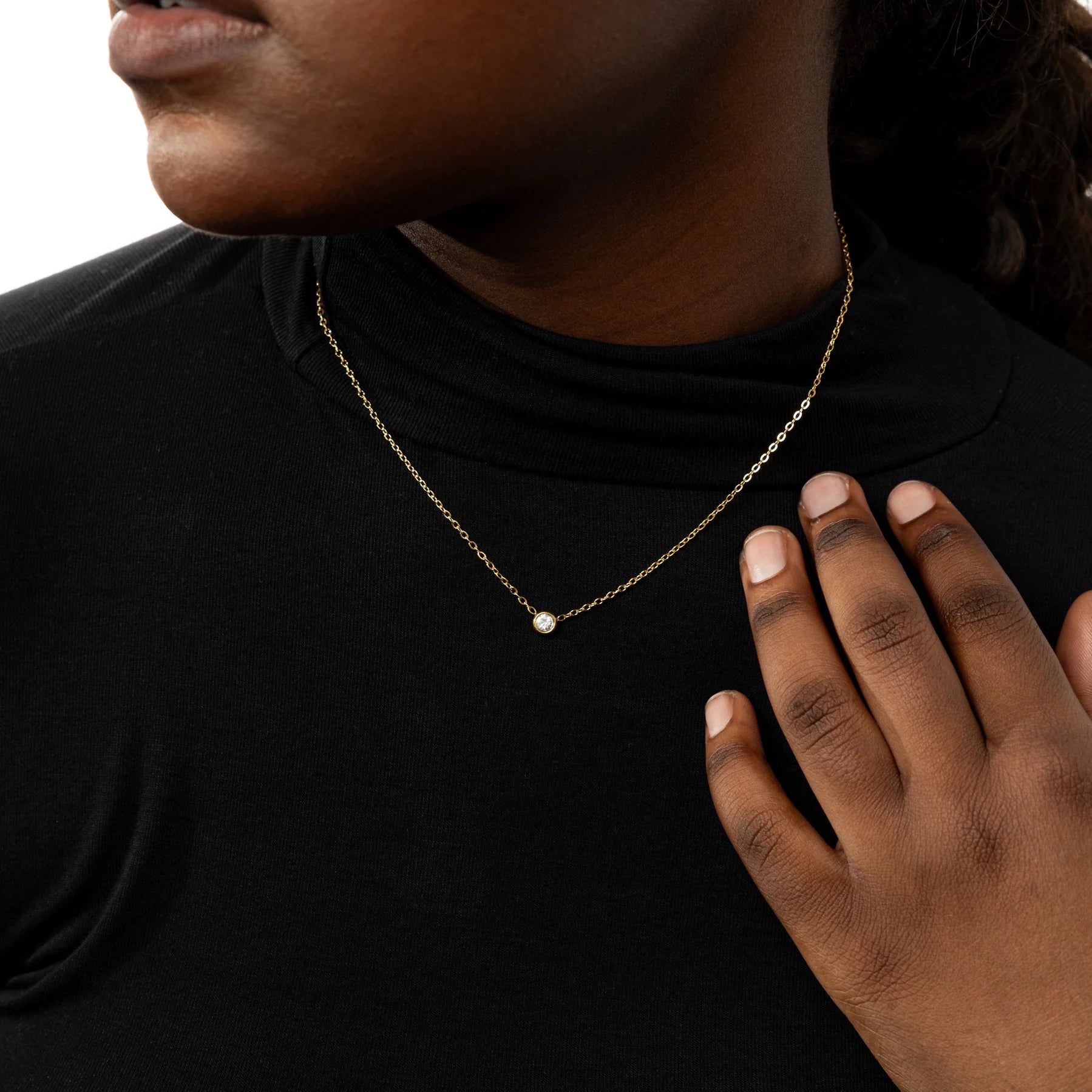 Qamar Lumé Bezel Necklace