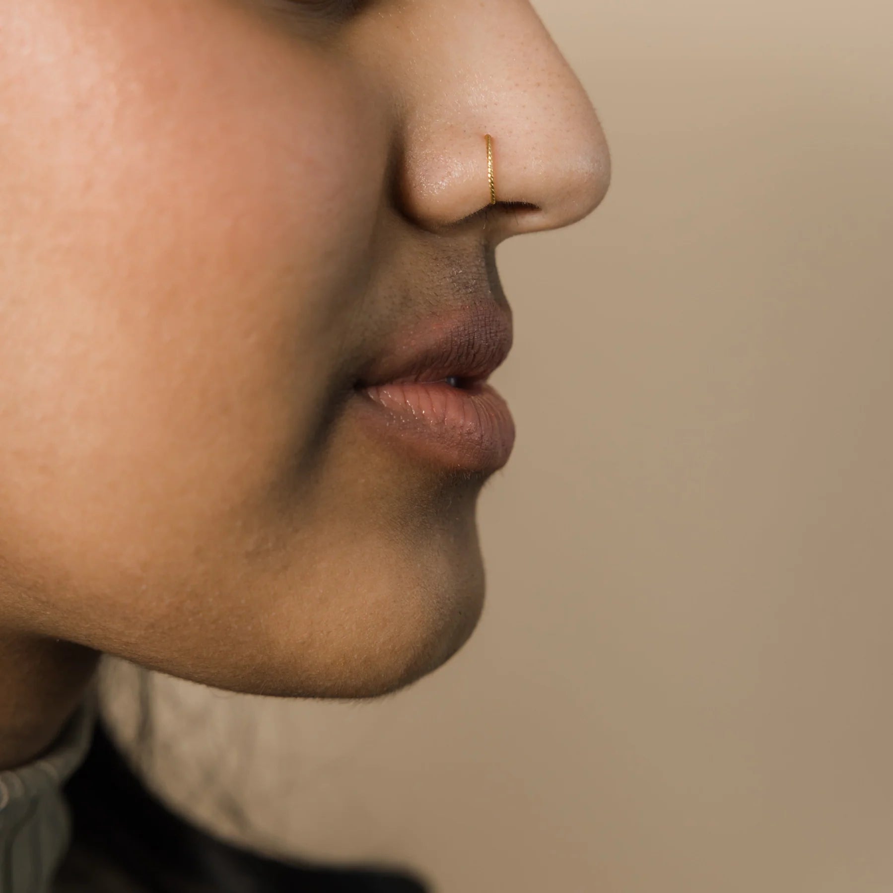 Qamar Eterna Twirl Nose Hoop