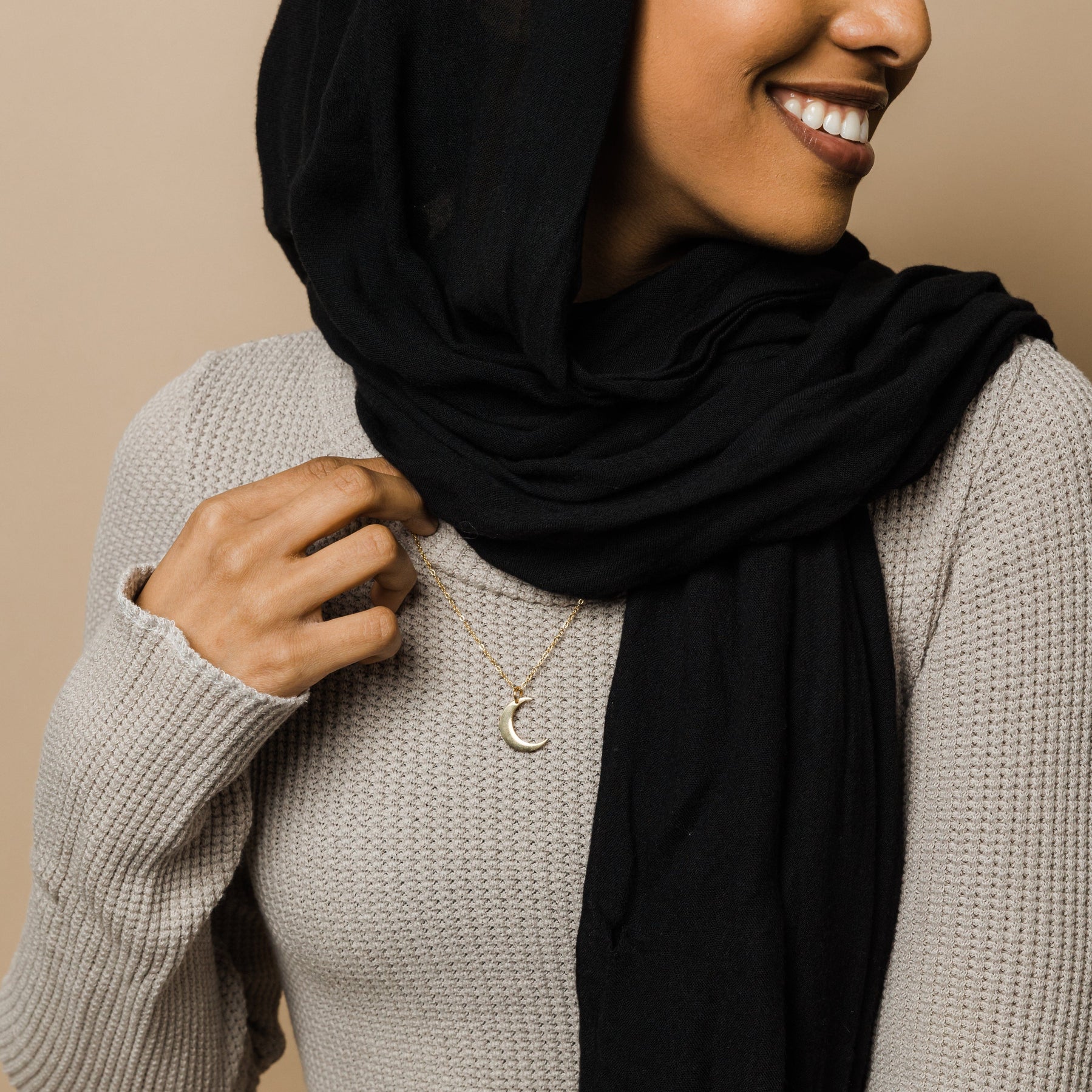 Qamar Nurani Crescent Necklace