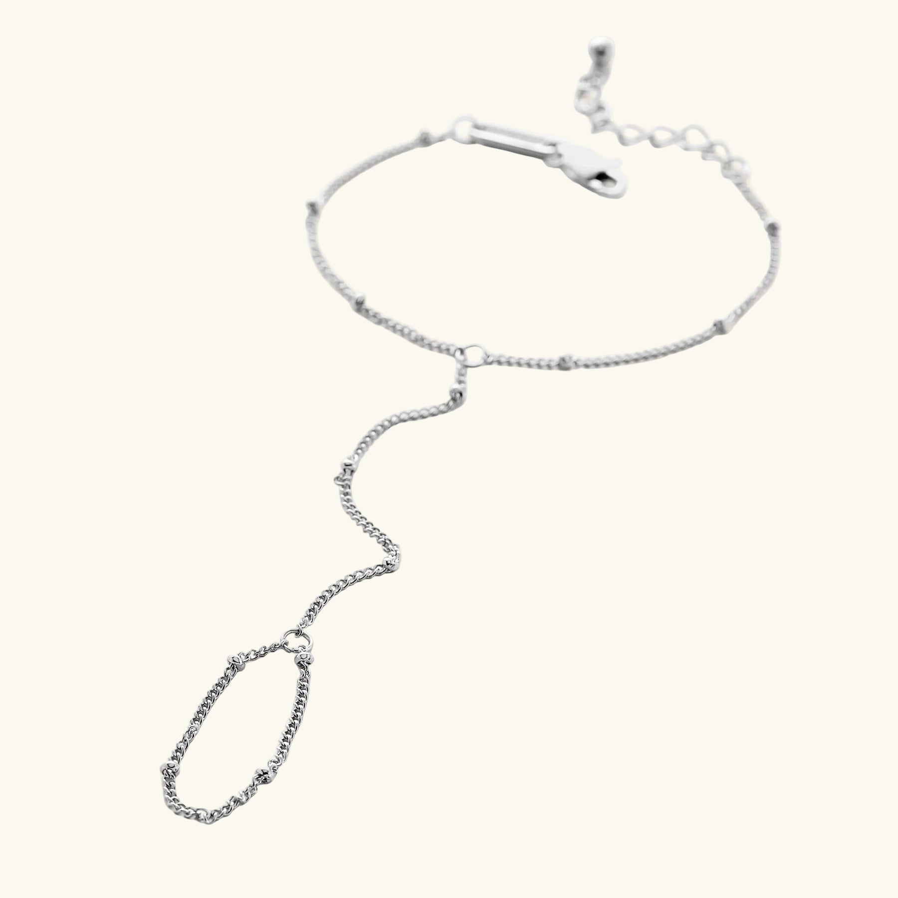 Qamar Nura Hand Chain