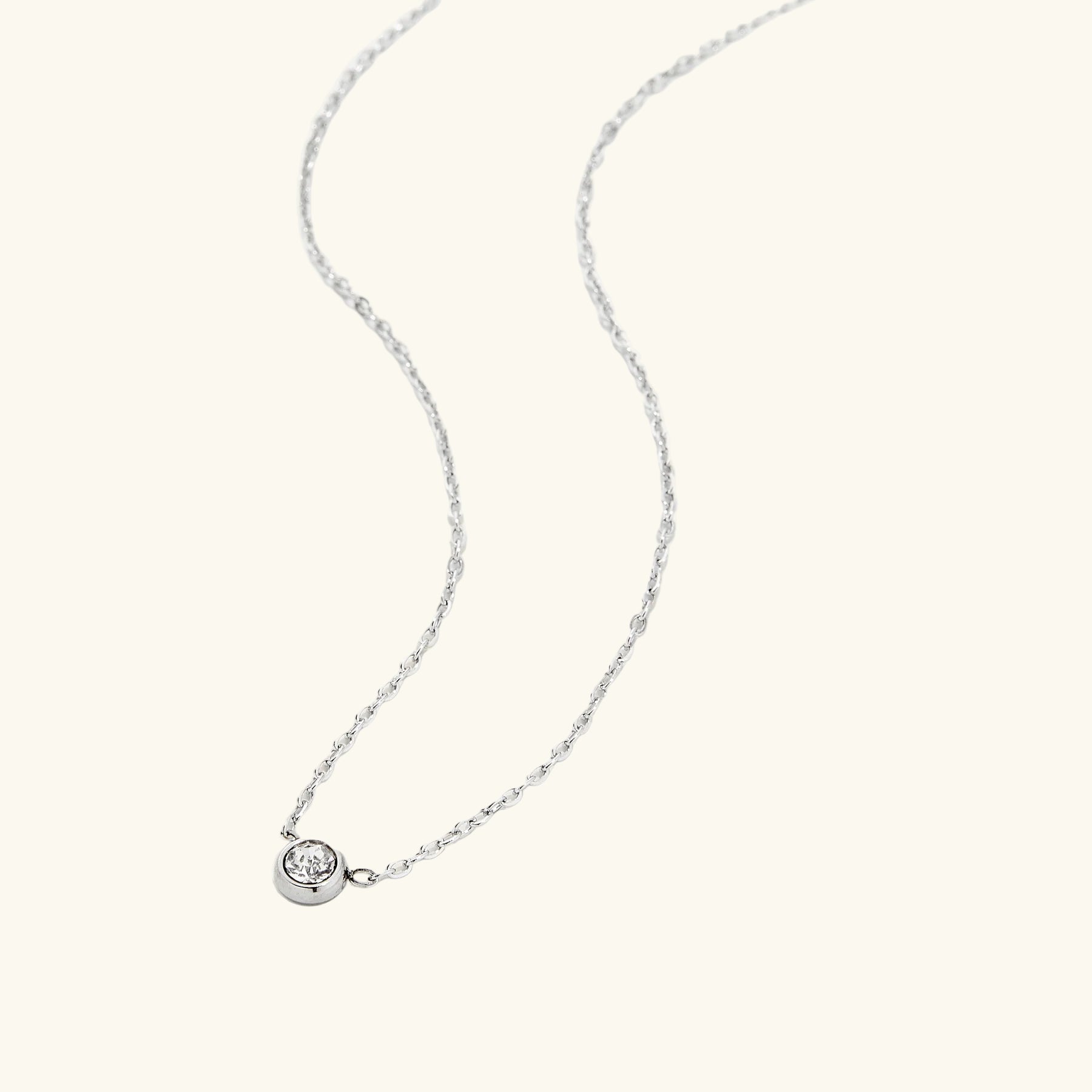 Qamar Lumé Bezel Necklace